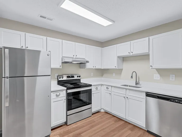 Willow Bend Townhomes — Photo 5