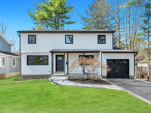 3rd image of 441 Roslyn Road