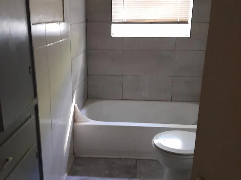 2022 E Polk St — Photo 17