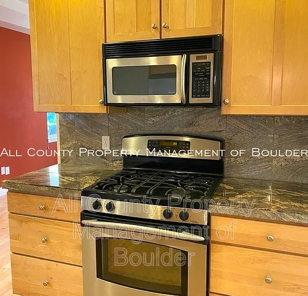 519 Sierra Ave — Photo 8