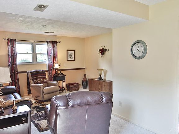 3rd image of 296 Halidonhill Ln