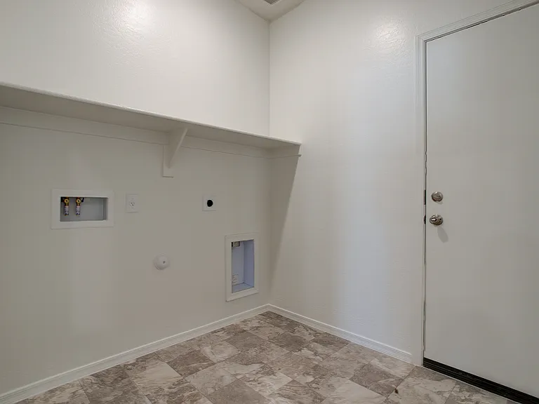 12340 W Kaler Dr — Photo 23