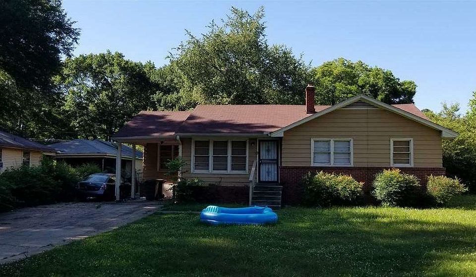 1st image of 396 Jeanne Dr