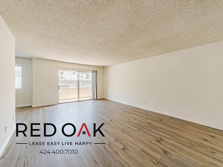 10741 Moorpark St #27 — Photo 5