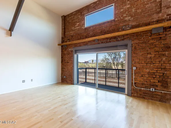 1001 E 17th St APT 204, Tucson, AZ 85716
