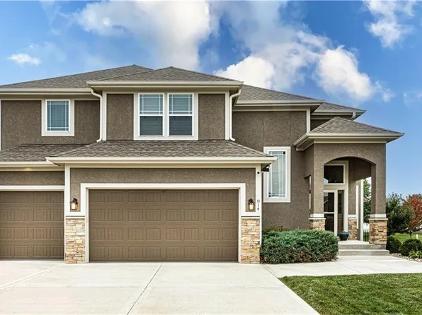 814 S Sunset Ln, Raymore, MO 64083