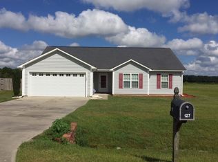 127 Cherry Grove Dr, Richlands, NC 28574