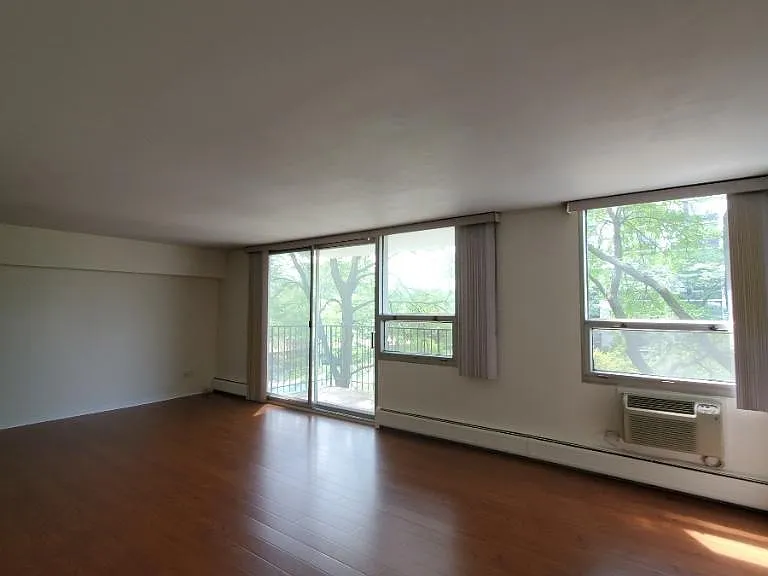 9001 Golf Rd #3I — Photo 3
