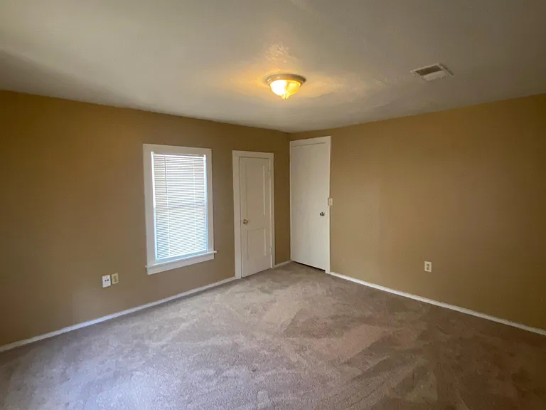 2225 N Fairview Ave — Photo 6