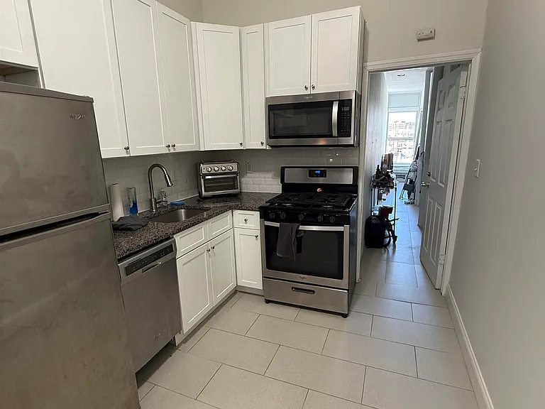 102 Washington St #4D — Photo 16