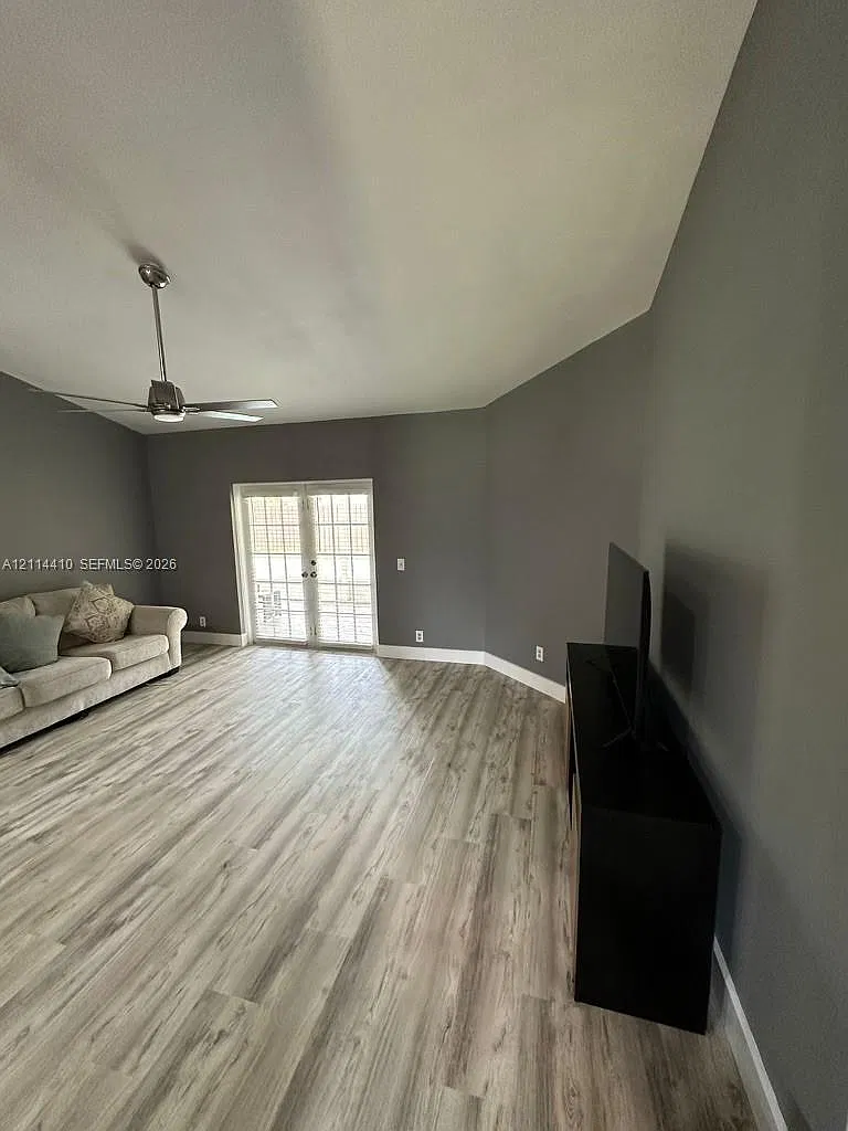 Cam Estates — Photo 4