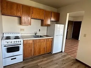 1 bed, 1.0 bath, $900 — Photo 2