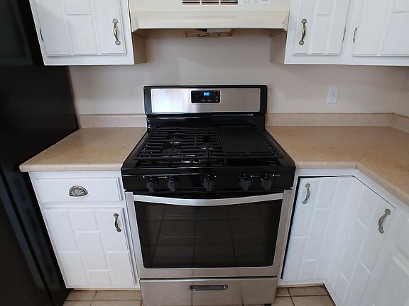 3rd image of 5120 Berkley Ct