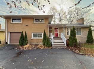 1082 Johnson St, Kingston, ON K7M 2N5