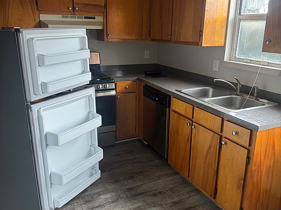 2nd image of 19416 Manchester Dr #4