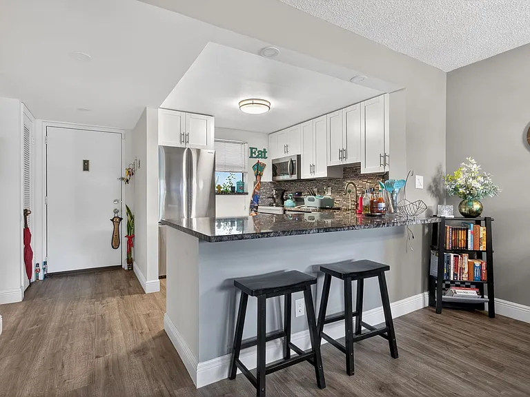 2308 S Cypress Bend Dr #123 — Photo 9