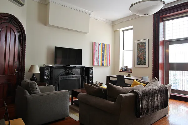 Rented by Julianna Realty Corp | media 18