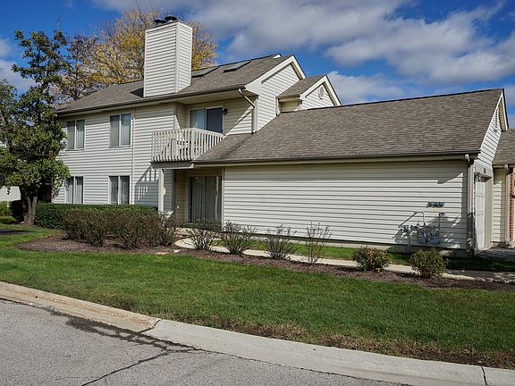 3rd image of 585 E Windgate Ct