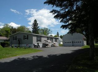 7 John St, Madison, ME 04950