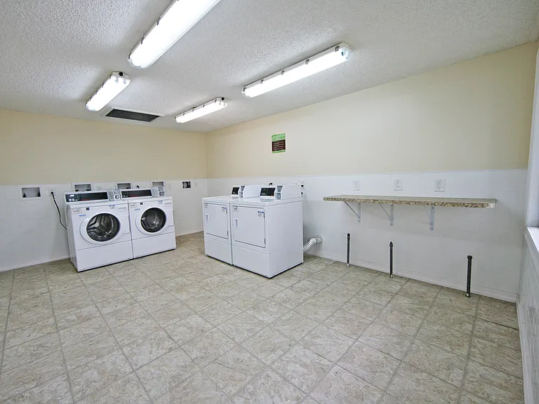 Mango Way Apartments — Photo 18