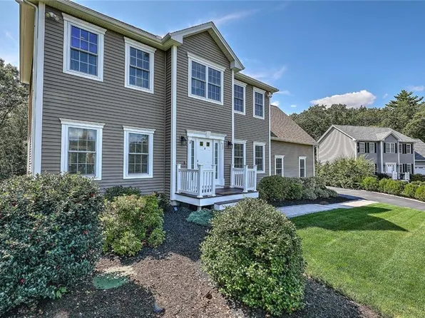 12 Carltons Trl, Smithfield, RI 02917
