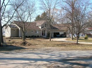 919 N River Dr, Port Byron, IL 61275