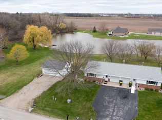 1759 Parkwood Dr, Oshkosh, WI 54904