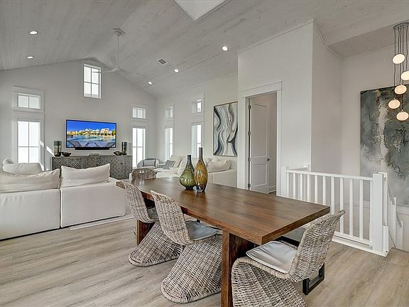 5th image of 204 Round Rd