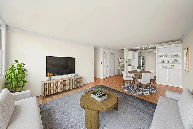 2 bed, 1034 sqft, $2,200 — Photo 3