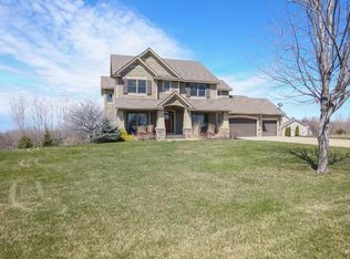 21280 Ridgewood Trl, Lakeville, MN 55044