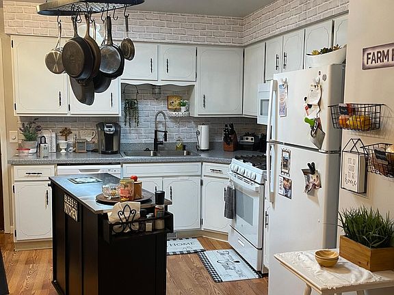 3rd image of 5090 Southglow Ct SE #17