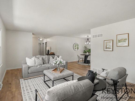 3rd image of 6980 Duncan Ave