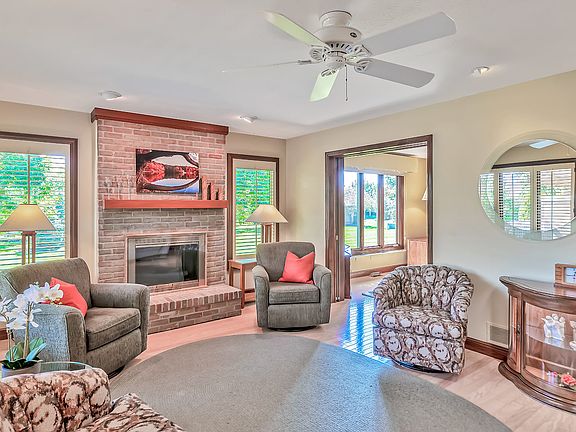 4th image of 9321 Muirkirk Dr