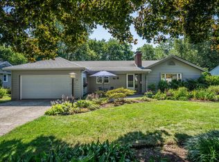 16 Willowbrook Rd, West Hartford, CT 06107