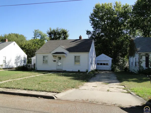 1116 SW Cambridge Ave, Topeka, KS 66604