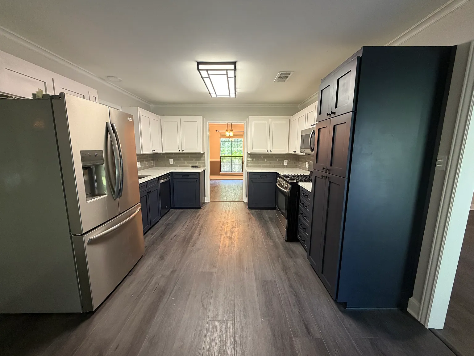 3 bed, 1960 sqft, $2,600 — Photo 4