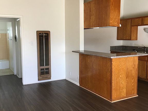 2nd image of 14603 Rosecrans Ave APT 11