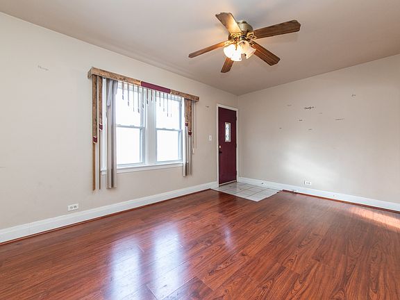 5th image of 18001 Oakwood Ave