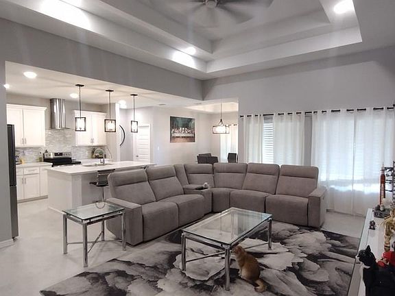 3rd image of 4599 River Oak Cir