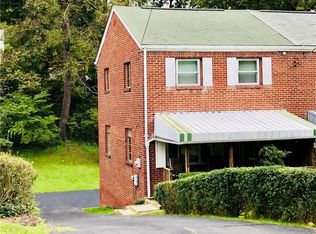 6221 Pleasant St #B, South Park, PA