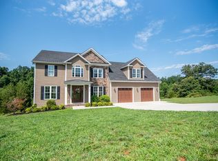 1321 Abalone Bluff Dr, Forest, VA 24551