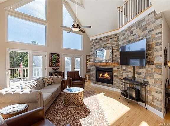 5th image of 143 Savannah Dawn Dr