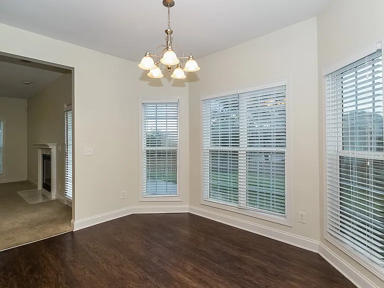 122 The Blvd — Photo 4