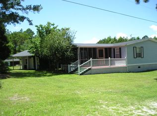 301 Dwight St, Holly Ridge, NC 28445