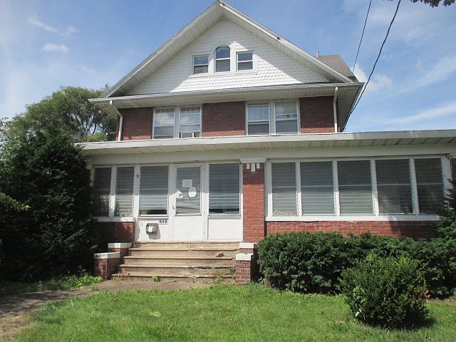 1st image of 859 E Losey St
