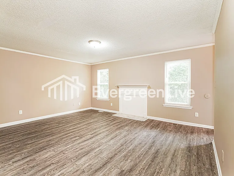 4237 Waylon Dr — Photo 4