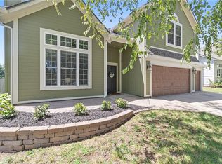 10201 W 126th Ter, Overland Park, KS 66213