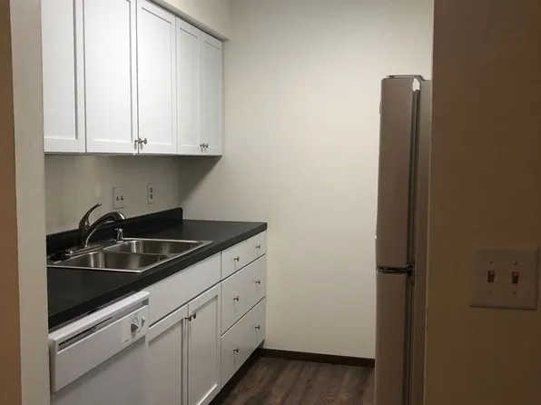 Alpine Manor, 2425 N Mason St #103, Appleton, WI 54914