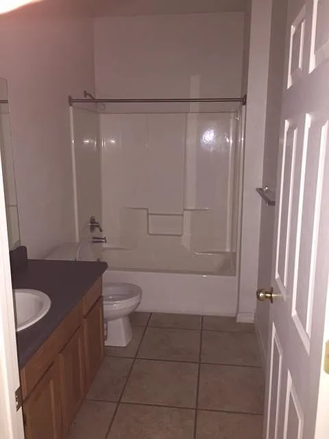 2 bed, 1050 sqft, $1,150 — Photo 3