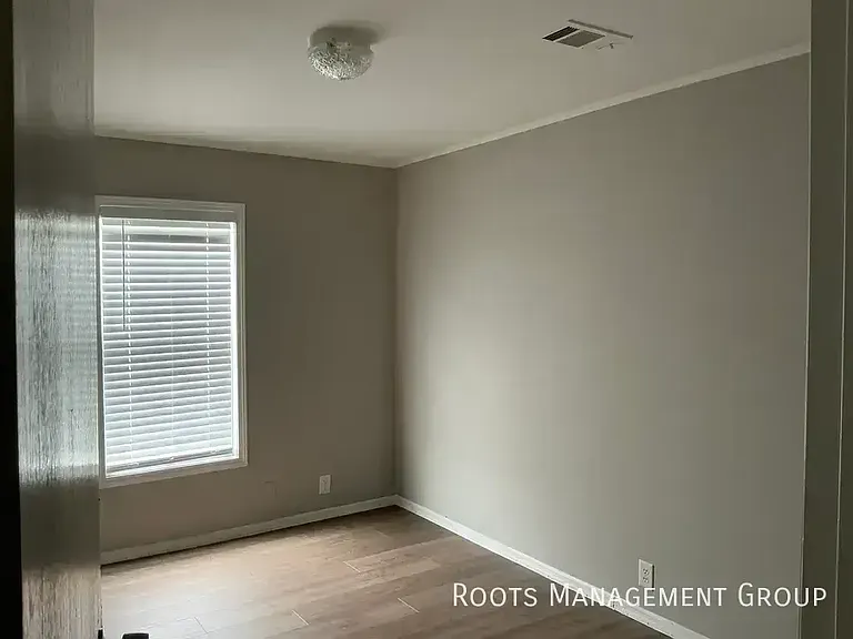 15923 Clarke Springs Dr #15923C — Photo 6